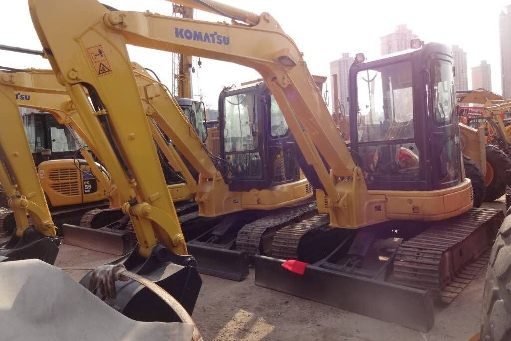 Komatsu PC55MR-2 - Mini pelle: photos 1 Komatsu PC55MR-2 - Mini pelle: photos 1