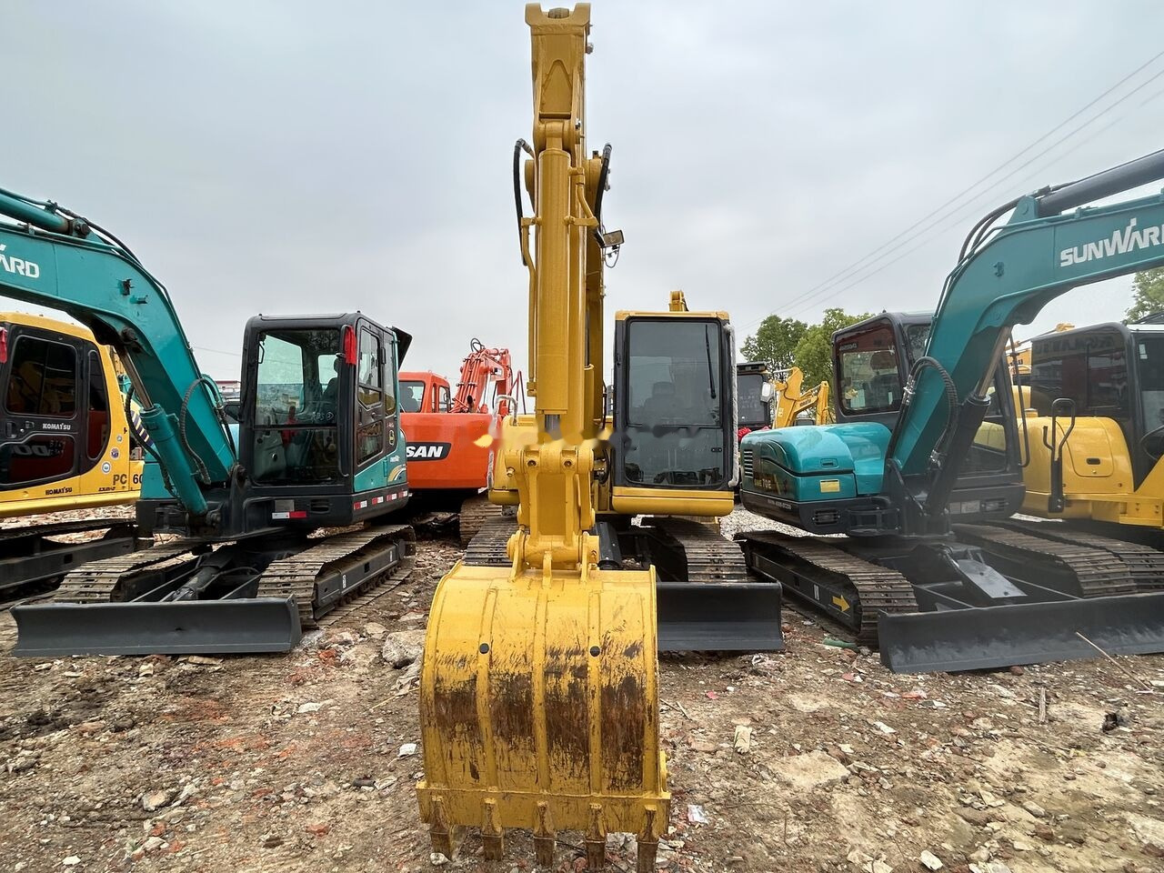 Komatsu PC60 - Pelle sur chenille: photos 2 Komatsu PC60 - Pelle sur chenille: photos 2