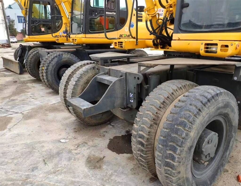 Komatsu PW150 - Pelle sur pneus: photos 3 Komatsu PW150 - Pelle sur pneus: photos 3