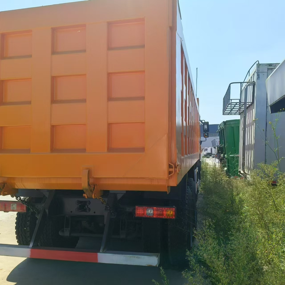 SHACMAN F3000 8*4 Dump truck - Camion benne: photos 4 SHACMAN F3000 8*4 Dump truck - Camion benne: photos 4
