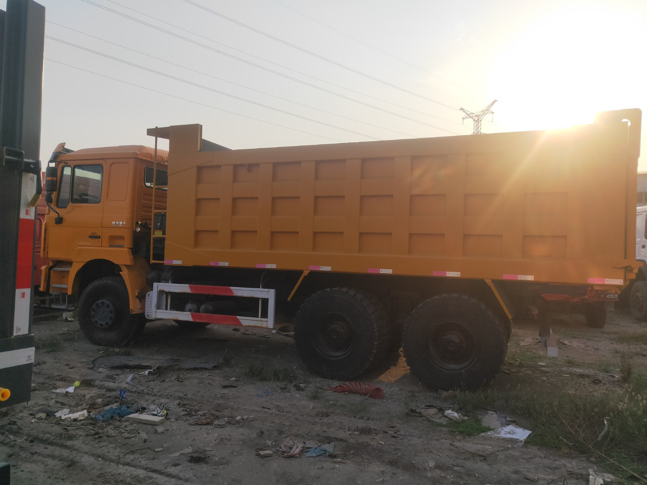Camion benne Shacman F3000 6*4 Dump truck: photos 9