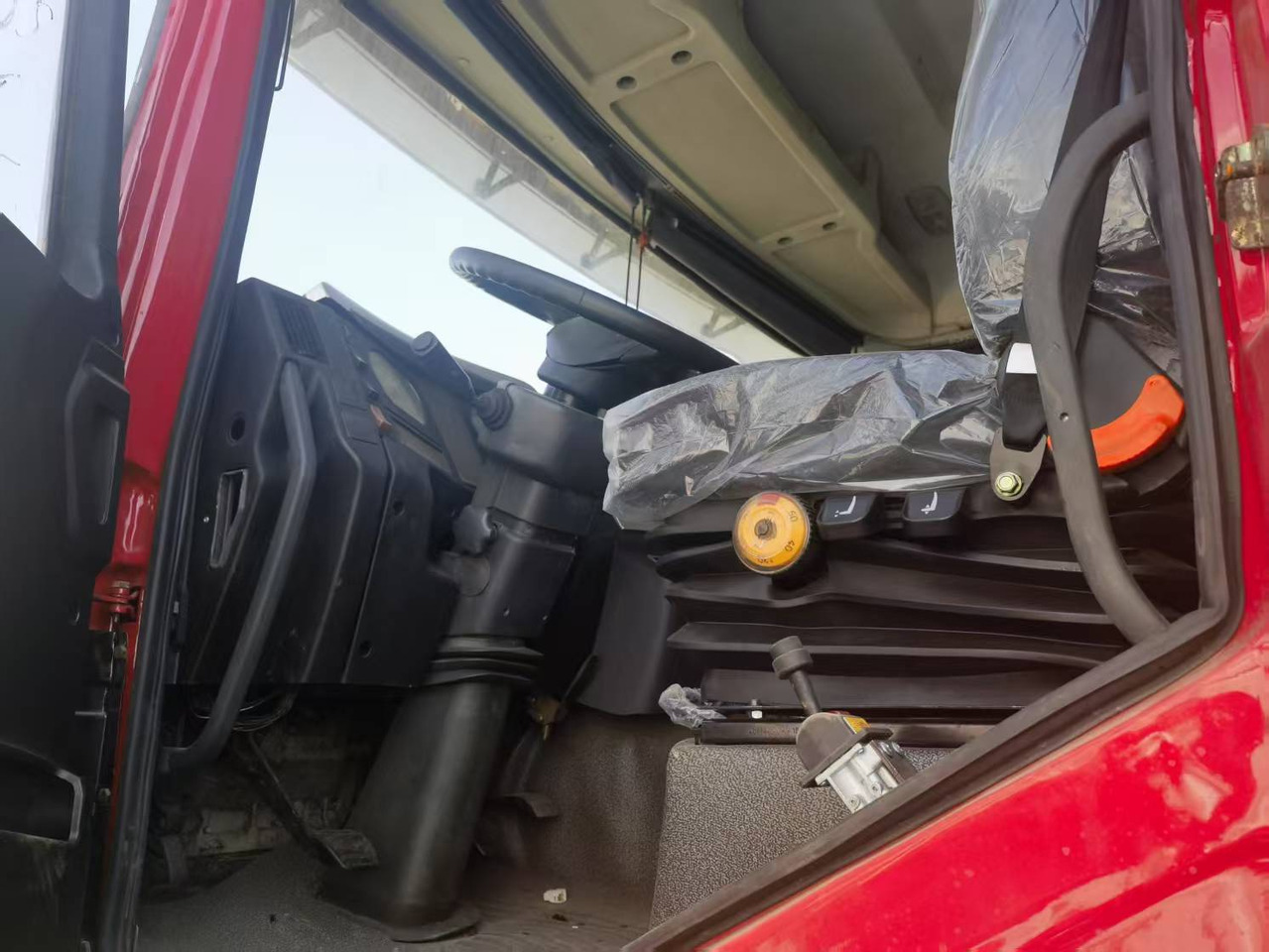Camion benne Shacman F3000 8*4 Dump truck: photos 9