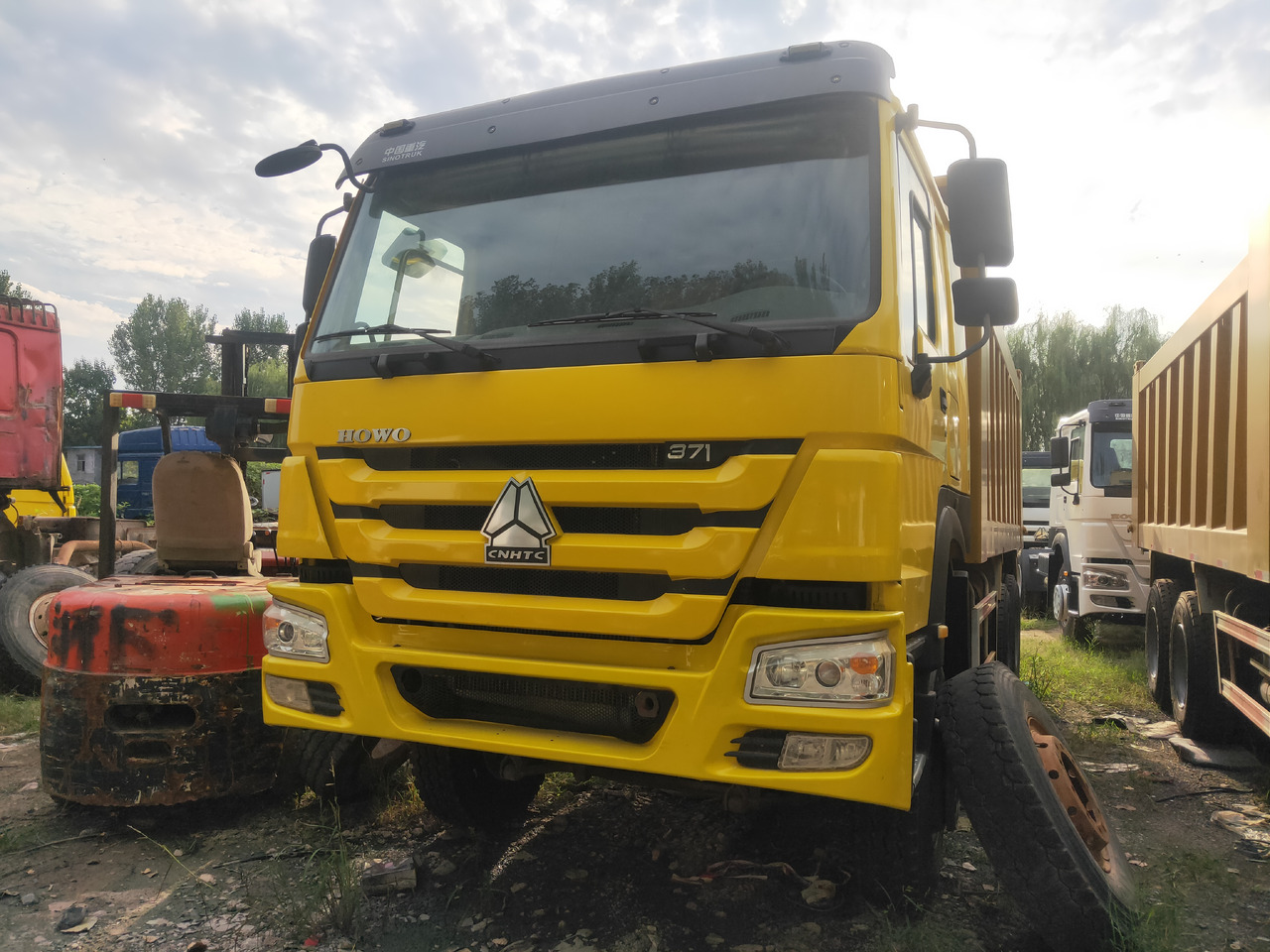 Camion benne Sinotruk HOWO 371 6*4 Dump truck: photos 6
