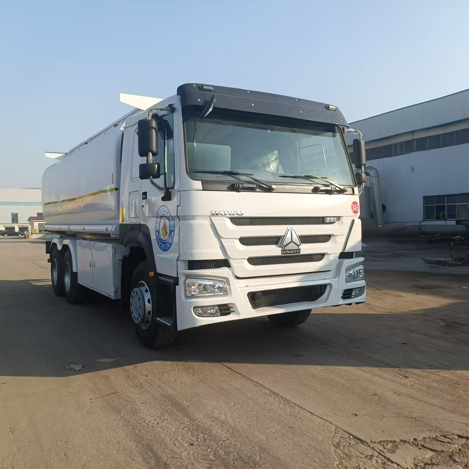 Sinotruk HOWO 371 Tank truck - Camion citerne: photos 1 Sinotruk HOWO 371 Tank truck - Camion citerne: photos 1