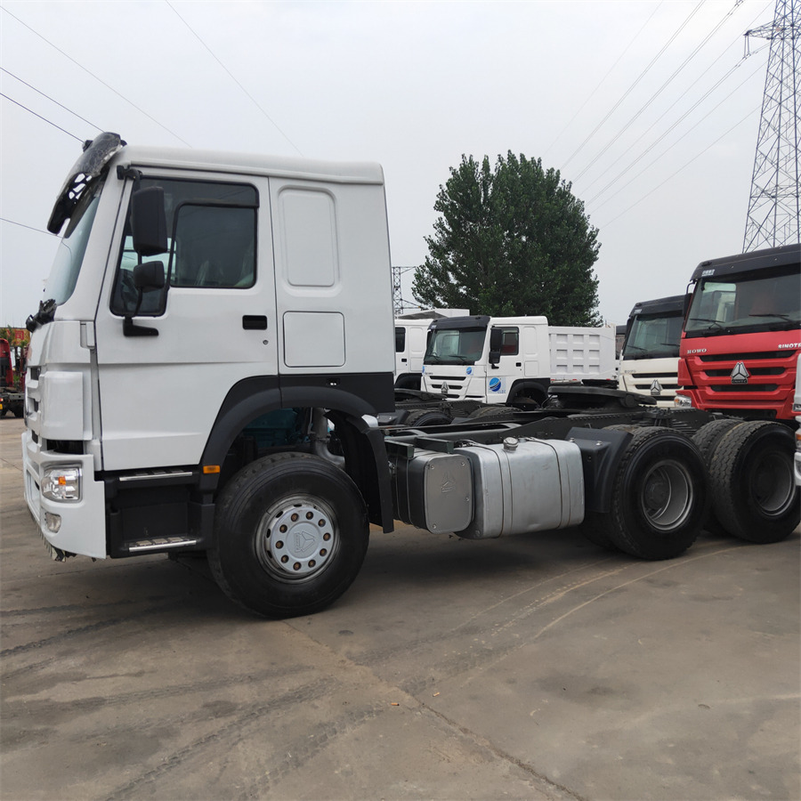 Sinotruk HOWO 371 tractor - Mini tombereau: photos 4 Sinotruk HOWO 371 tractor - Mini tombereau: photos 4