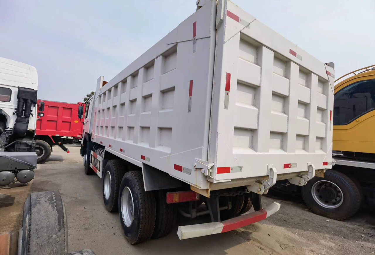 Camion benne Sinotruk HOWO 375 6*4 Dump truck: photos 8 Camion benne Sinotruk HOWO 375 6*4 Dump truck: photos 8