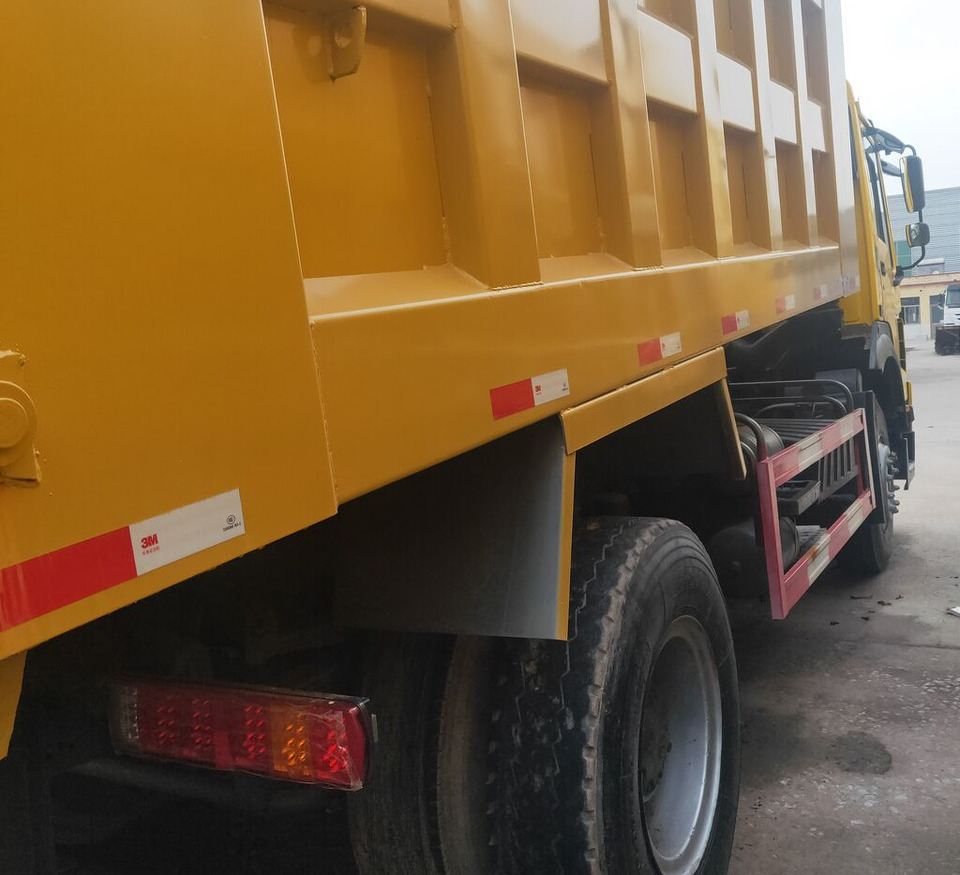 Sinotruk HOWO 4*2 Dump truck - Camion benne: photos 4 Sinotruk HOWO 4*2 Dump truck - Camion benne: photos 4