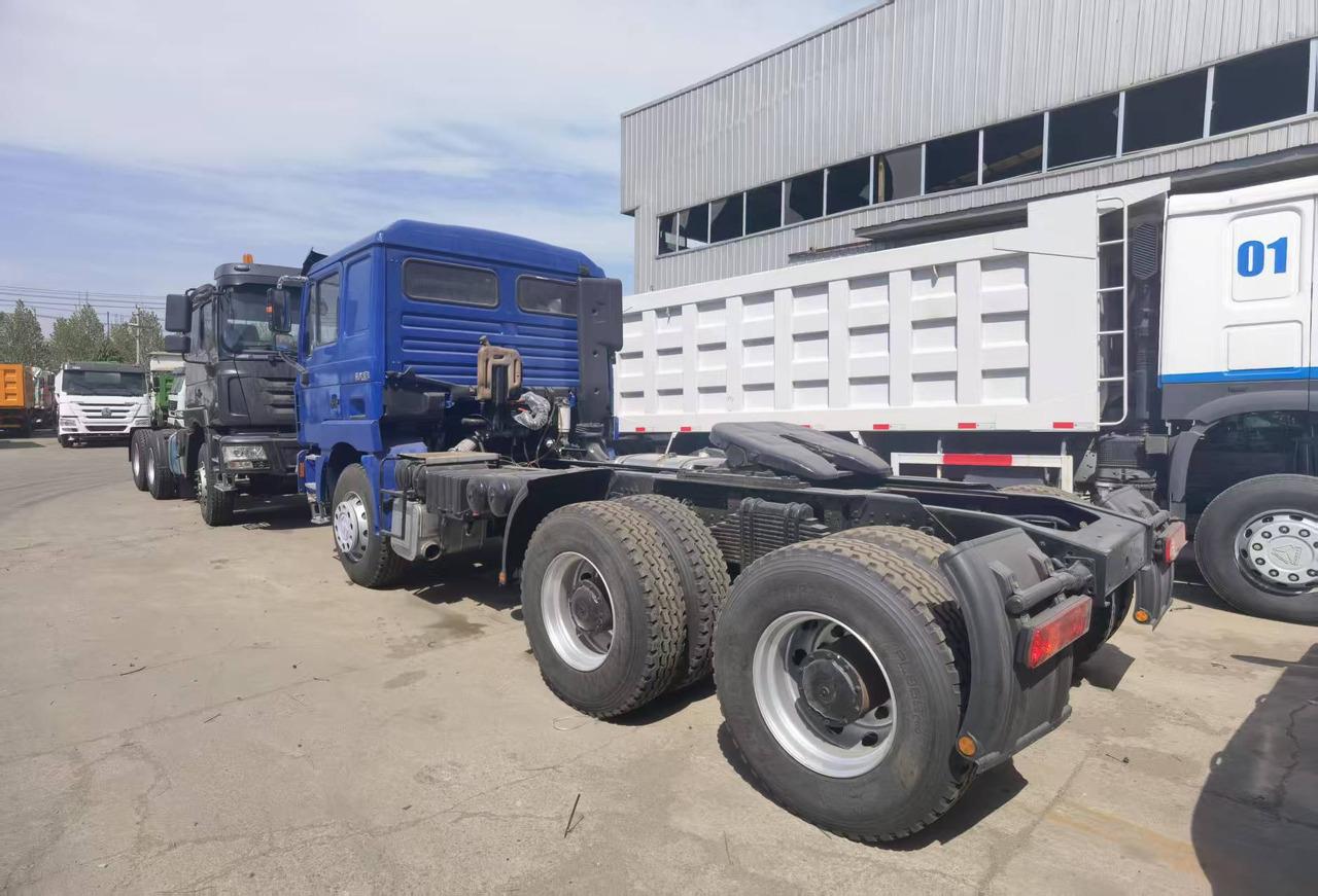 Shacman F3000 6*4 tractor - Tracteur routier: photos 5 Shacman F3000 6*4 tractor - Tracteur routier: photos 5