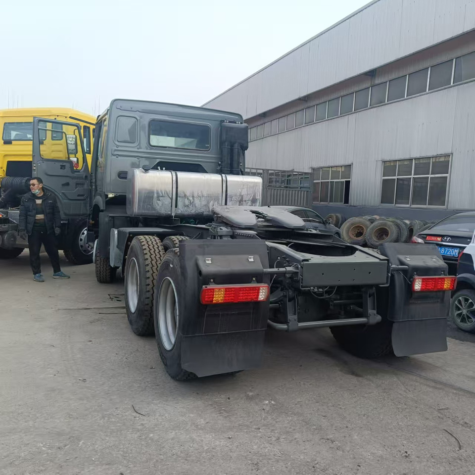 Tracteur routier Sinotruk HOWO 371 6*4 Tractor: photos 8 Tracteur routier Sinotruk HOWO 371 6*4 Tractor: photos 8