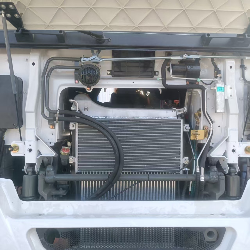 Tracteur routier Sinotruk HOWO 371 6*4 Tractor: photos 6 Tracteur routier Sinotruk HOWO 371 6*4 Tractor: photos 6