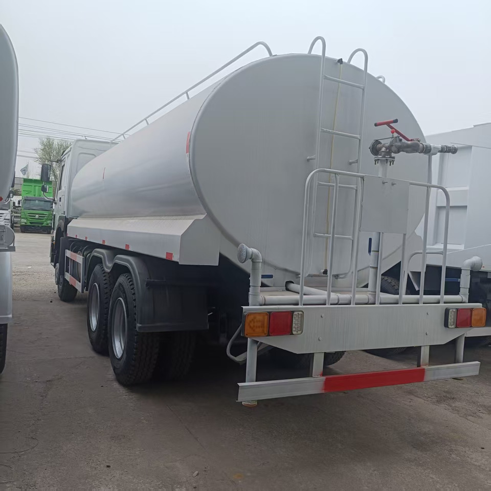 Sinotruk HOWO 375 6*4 Sprinkler - Véhicule de voirie/ Spécial: photos 3 Sinotruk HOWO 375 6*4 Sprinkler - Véhicule de voirie/ Spécial: photos 3