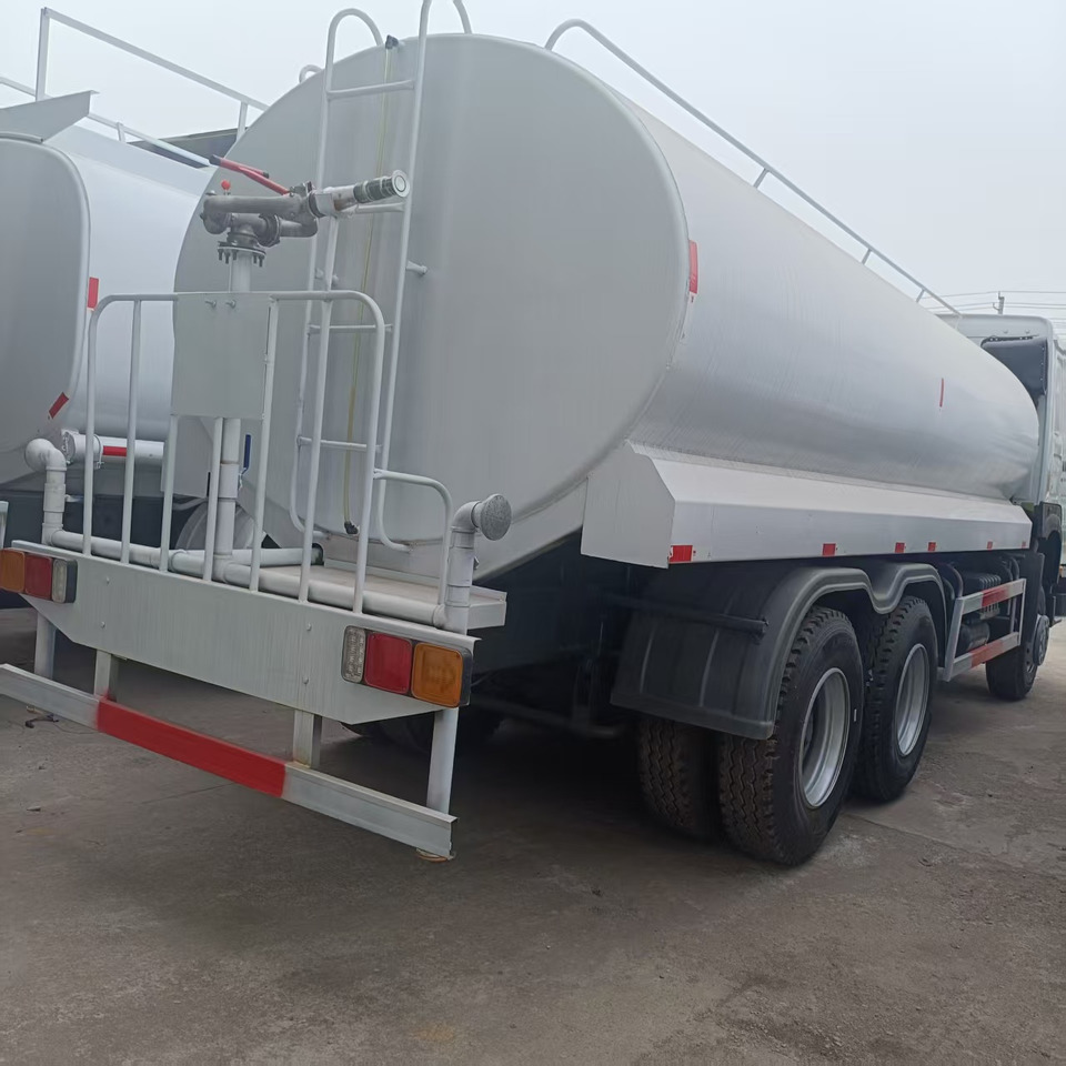 Sinotruk HOWO 375 6*4 Sprinkler - Véhicule de voirie/ Spécial: photos 5 Sinotruk HOWO 375 6*4 Sprinkler - Véhicule de voirie/ Spécial: photos 5