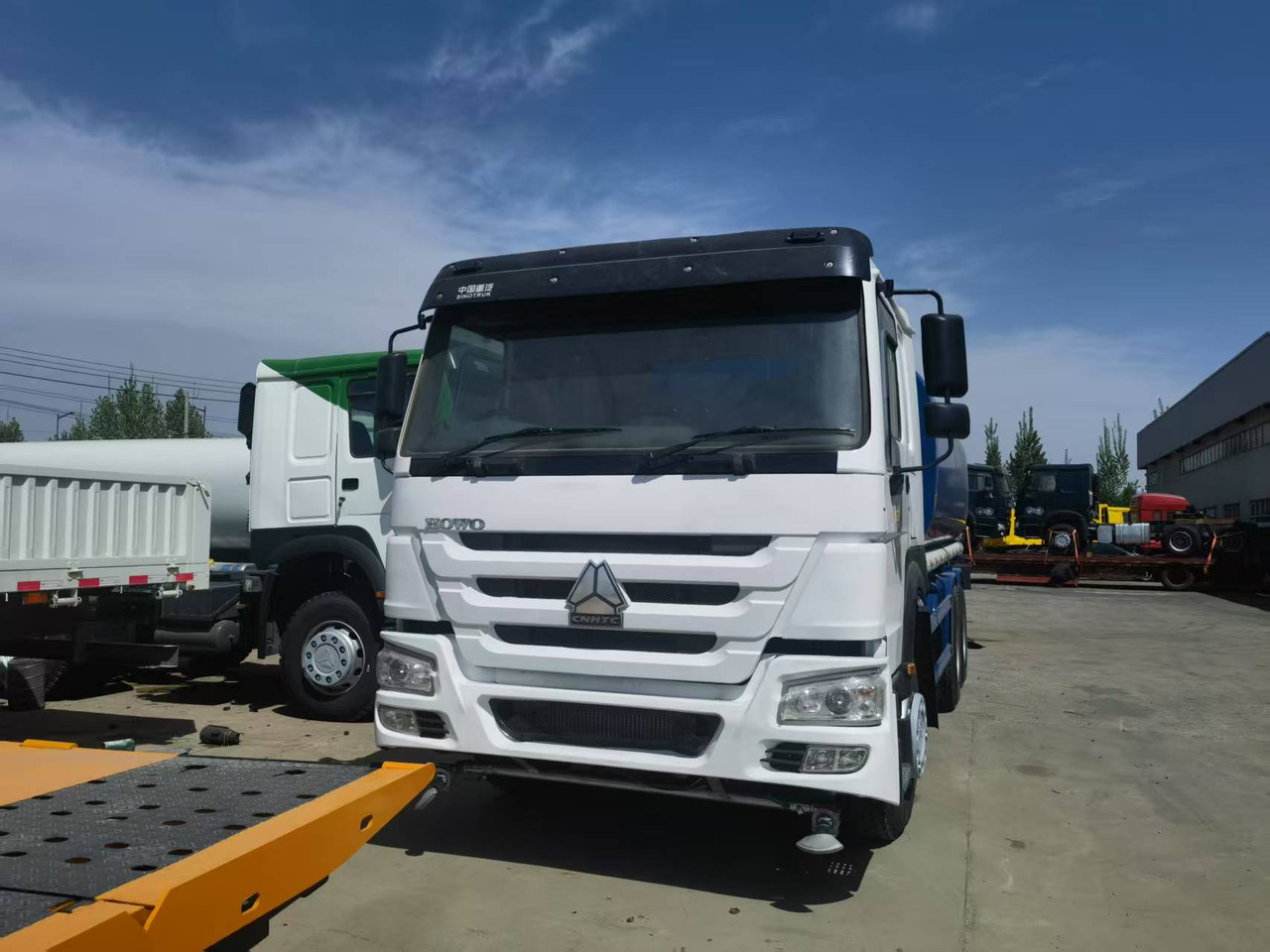 Sinotruk HOWO 6*4 Sprinkler - Véhicule de voirie/ Spécial: photos 2 Sinotruk HOWO 6*4 Sprinkler - Véhicule de voirie/ Spécial: photos 2