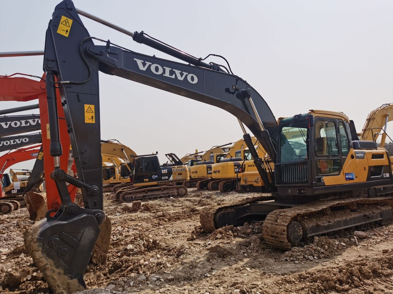 Volvo EC210D - Pelle sur chenille: photos 4 Volvo EC210D - Pelle sur chenille: photos 4
