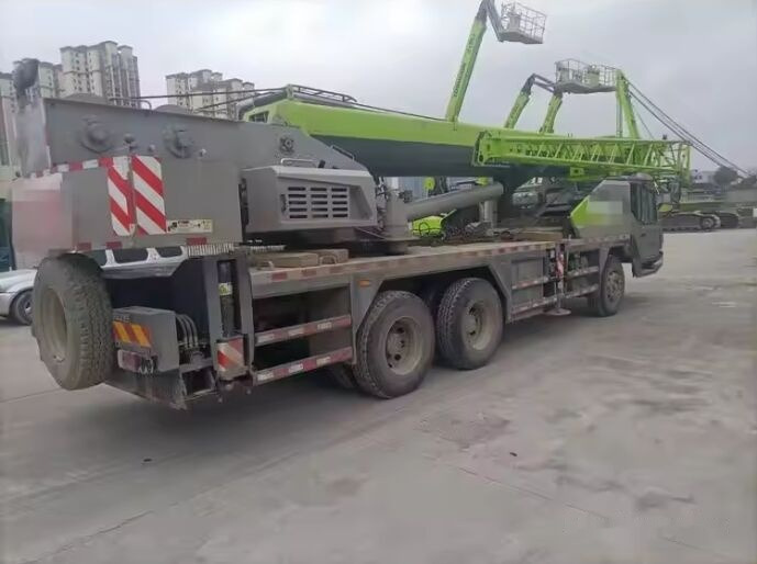 Zoomlion ZTC250-1 - Grue mobile: photos 2 Zoomlion ZTC250-1 - Grue mobile: photos 2