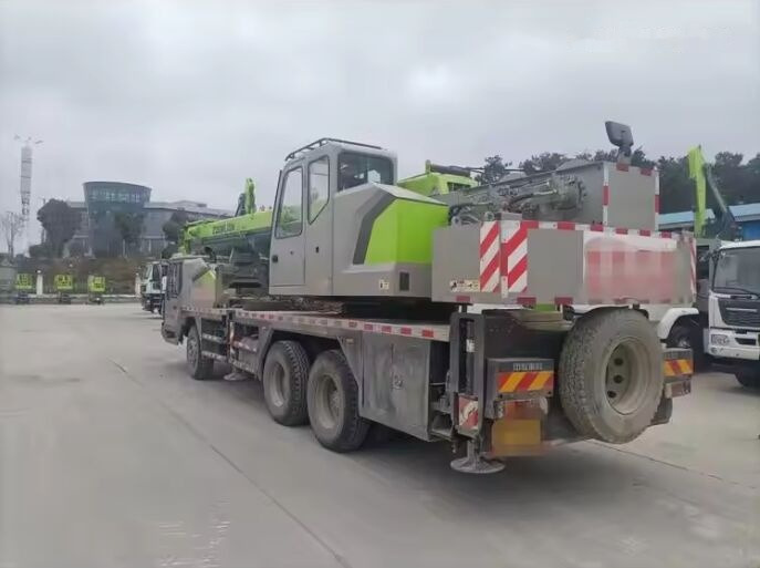 Zoomlion ZTC250-1 - Grue mobile: photos 5 Zoomlion ZTC250-1 - Grue mobile: photos 5