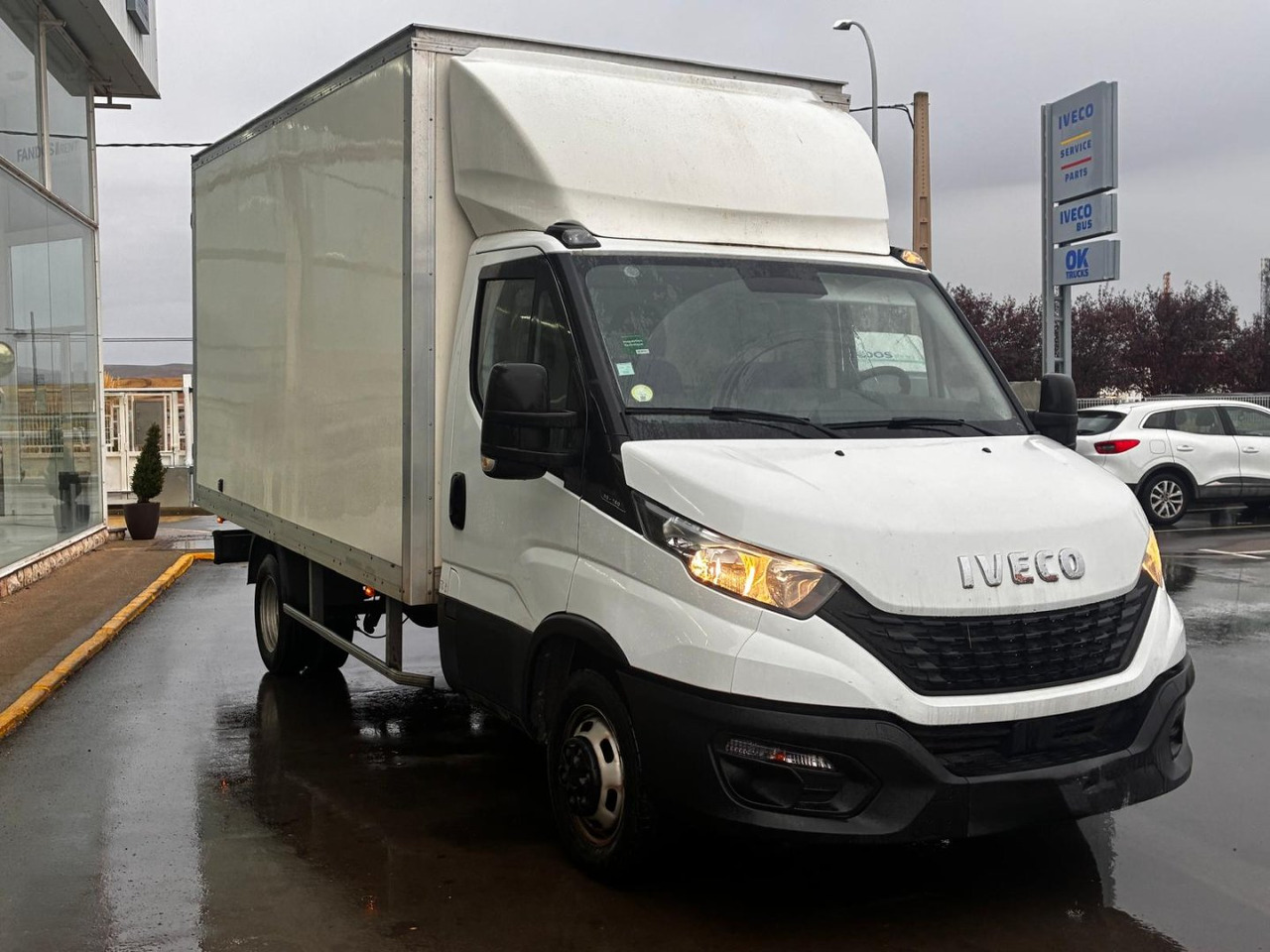 Caja cerrada IVECO 35C16 20m3 con puertas traseras - Fourgon: photos 3 Caja cerrada IVECO 35C16 20m3 con puertas traseras - Fourgon: photos 3