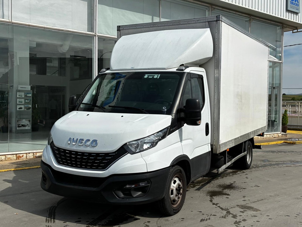Caja cerrada con plataforma elevadora IVECO 35C16 20m3 Automática - Fourgon: photos 1 Caja cerrada con plataforma elevadora IVECO 35C16 20m3 Automática - Fourgon: photos 1