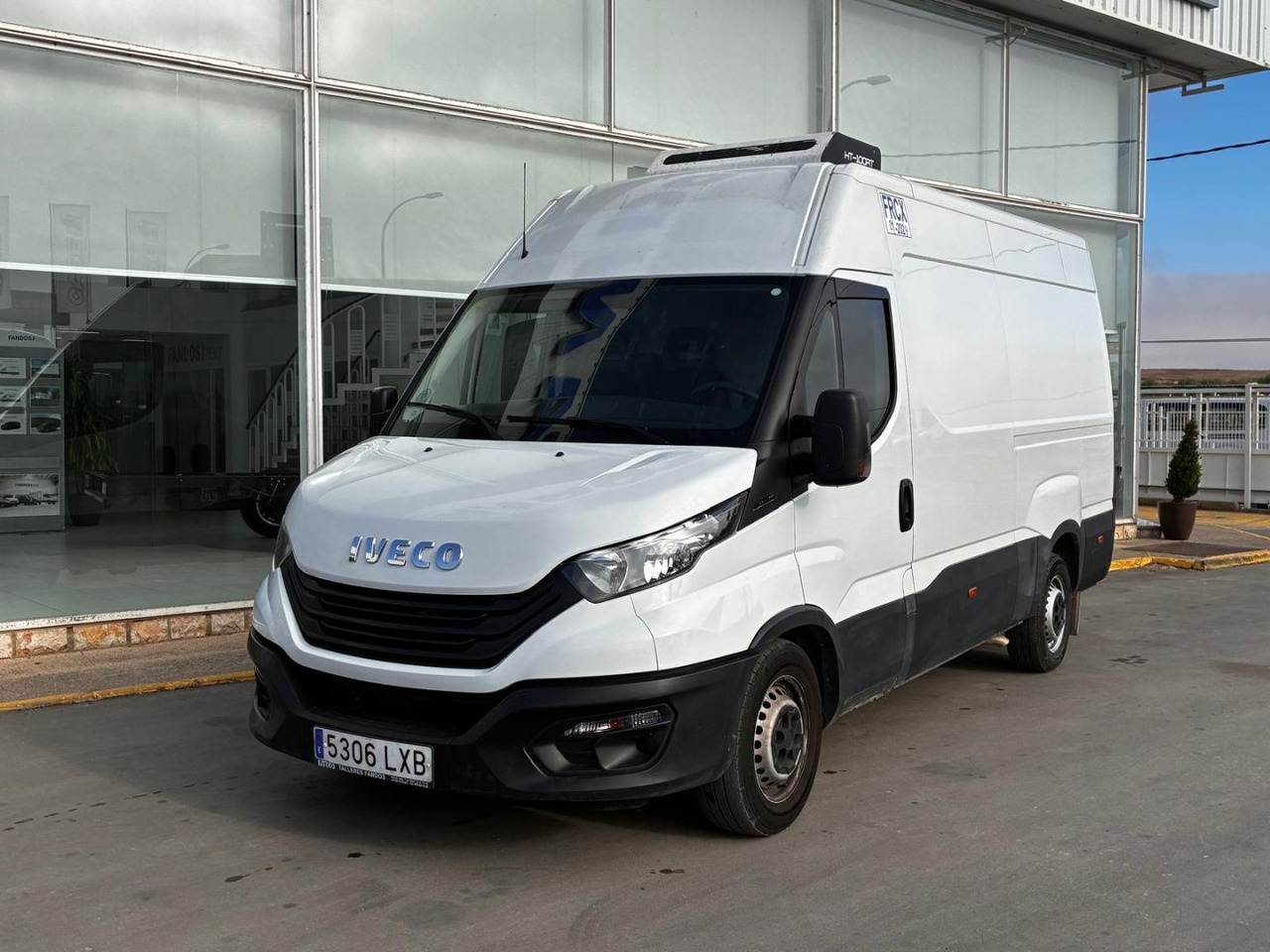 Frigorífico IVECO 35S16 V FRIGORÍFICA 12m3 - Véhicule utilitaire frigorifique: photos 1 Frigorífico IVECO 35S16 V FRIGORÍFICA 12m3 - Véhicule utilitaire frigorifique: photos 1