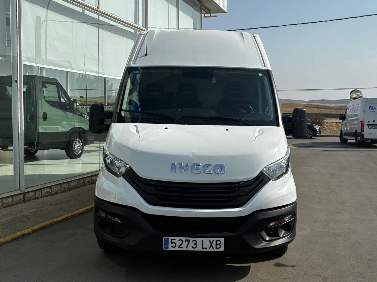Furgón IVECO 35S16 V 12m3 - Fourgon utilitaire: photos 2 Furgón IVECO 35S16 V 12m3 - Fourgon utilitaire: photos 2