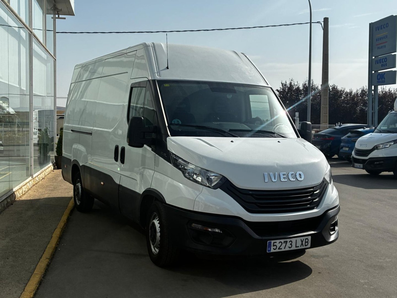 Furgón IVECO 35S16 V 12m3 - Fourgon utilitaire: photos 3 Furgón IVECO 35S16 V 12m3 - Fourgon utilitaire: photos 3