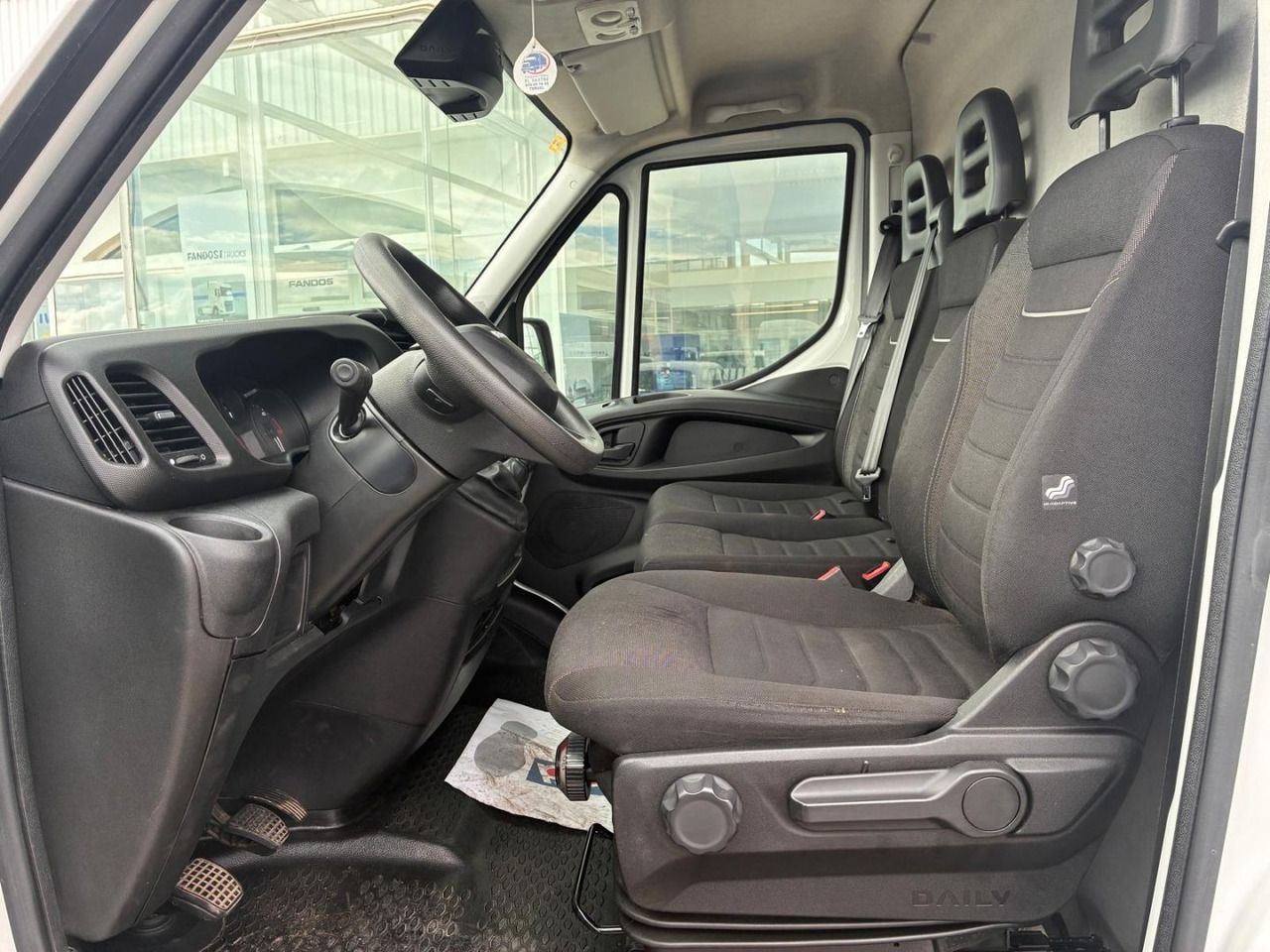 Fourgon utilitaire Furgón IVECO 35S16 V 16m3: photos 9 Fourgon utilitaire Furgón IVECO 35S16 V 16m3: photos 9