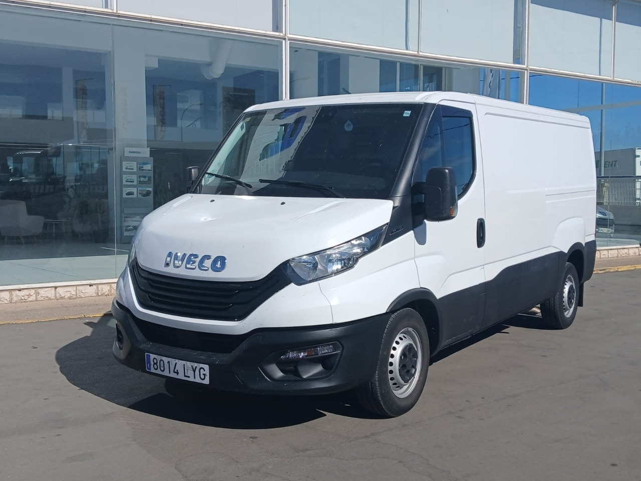 Furgón IVECO 35S16 V 9m3 - Fourgon utilitaire: photos 1 Furgón IVECO 35S16 V 9m3 - Fourgon utilitaire: photos 1