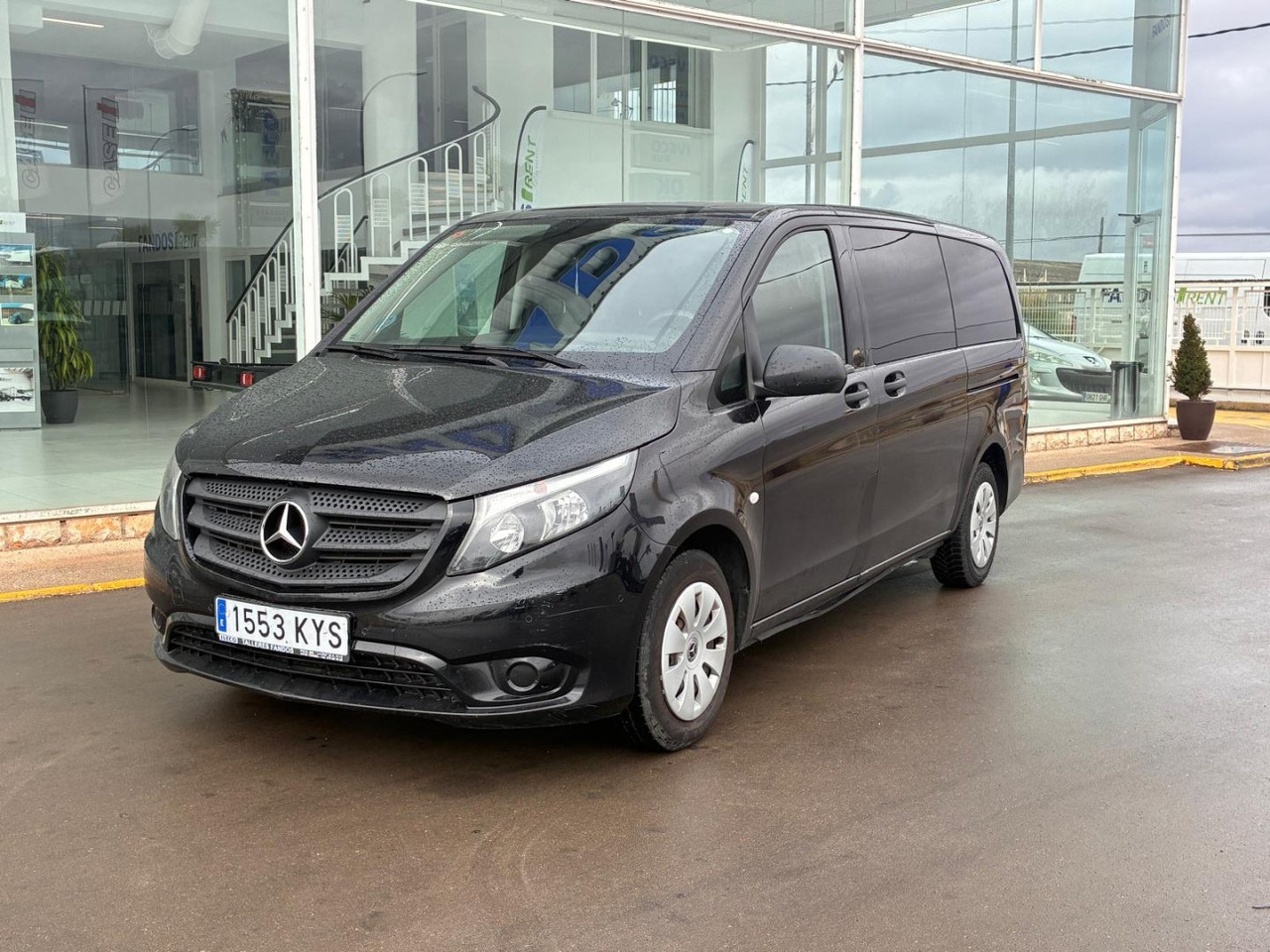 Furgón Mercedes Vito Tourer Pro 115 dci automática. - Fourgon utilitaire: photos 1 Furgón Mercedes Vito Tourer Pro 115 dci automática. - Fourgon utilitaire: photos 1