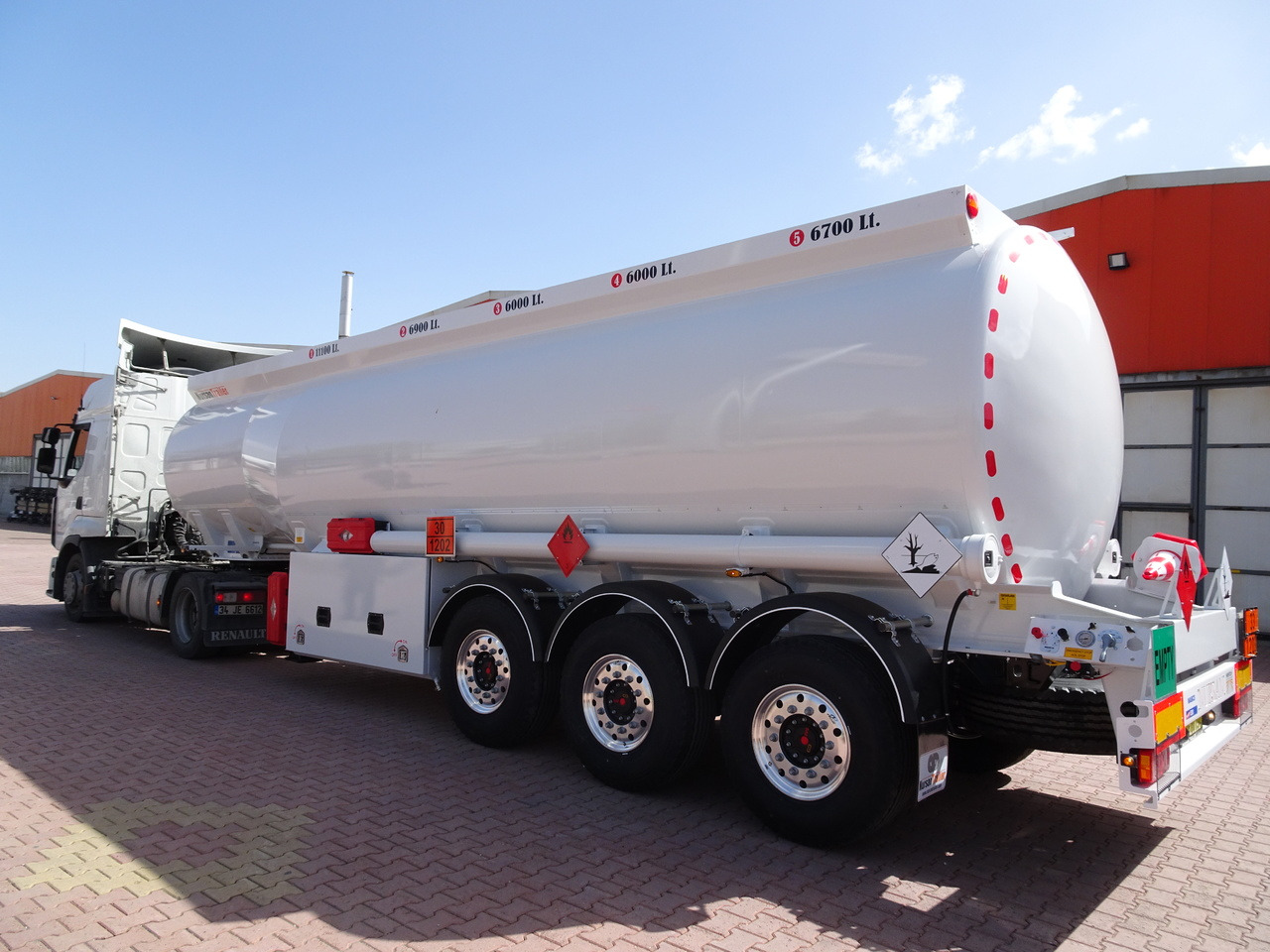 NURSAN Aluminium Tanker - Semi-remorque citerne: photos 2 NURSAN Aluminium Tanker - Semi-remorque citerne: photos 2