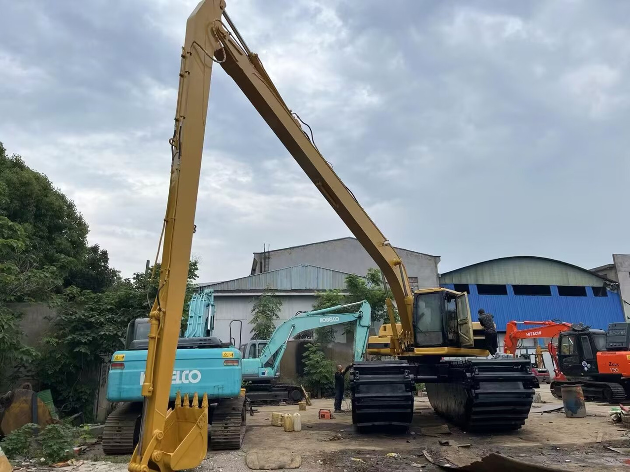 CAT 320 BL dredger 320 CL dredge - Excavatrice amphibie: photos 2 CAT 320 BL dredger 320 CL dredge - Excavatrice amphibie: photos 2