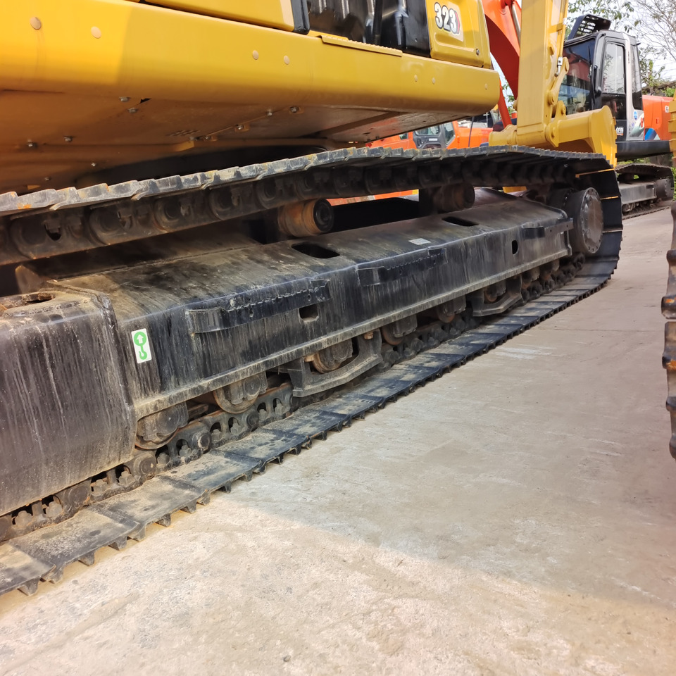 CAT 323 - Pelle sur chenille: photos 5 CAT 323 - Pelle sur chenille: photos 5