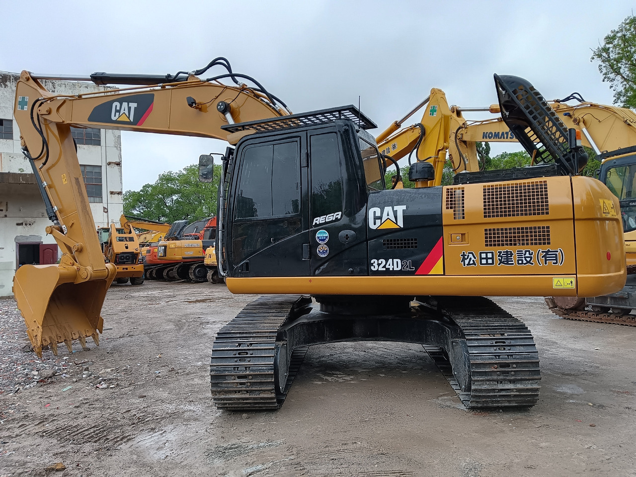 CAT 324D - Pelle sur chenille: photos 1 CAT 324D - Pelle sur chenille: photos 1