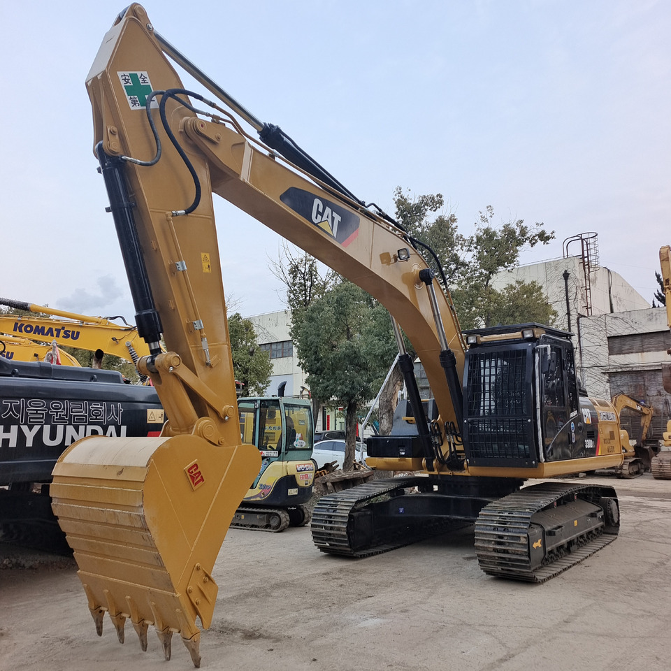 CAT 330D - Pelle sur chenille: photos 1 CAT 330D - Pelle sur chenille: photos 1