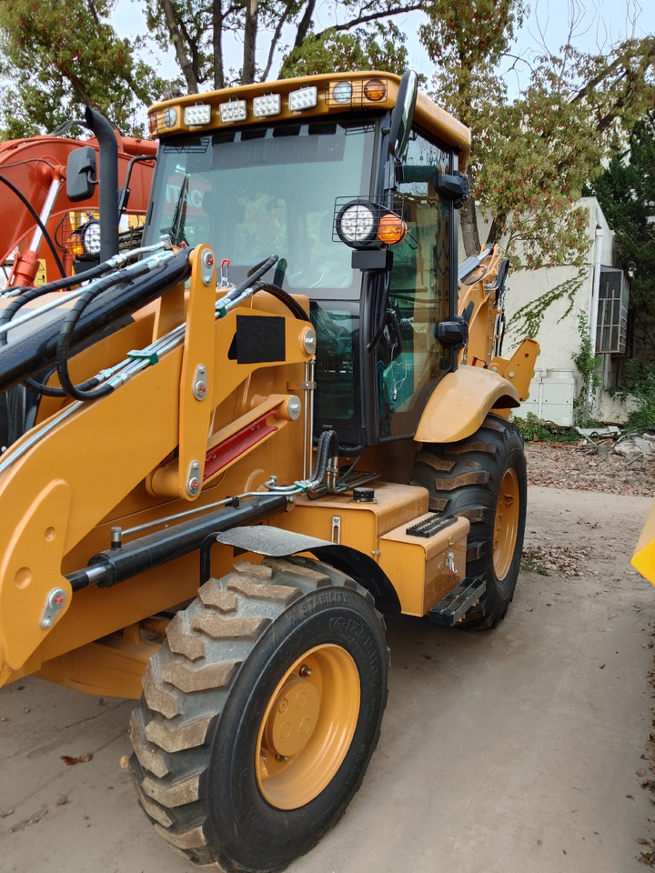 CAT 420F - Tractopelle: photos 4 CAT 420F - Tractopelle: photos 4