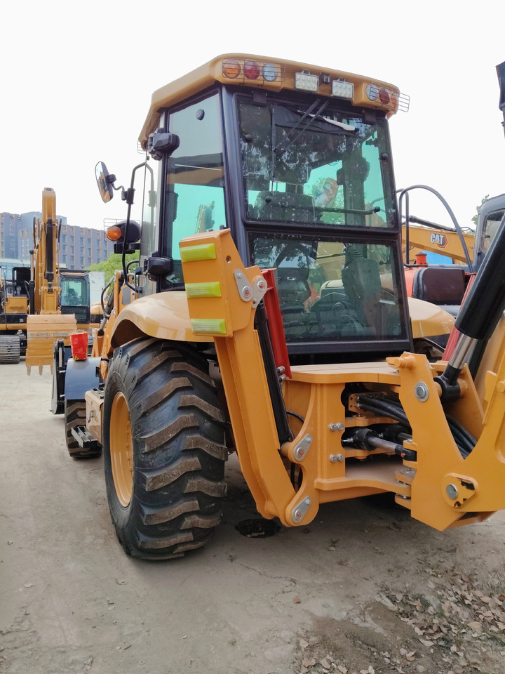 CAT 420F - Tractopelle: photos 5 CAT 420F - Tractopelle: photos 5