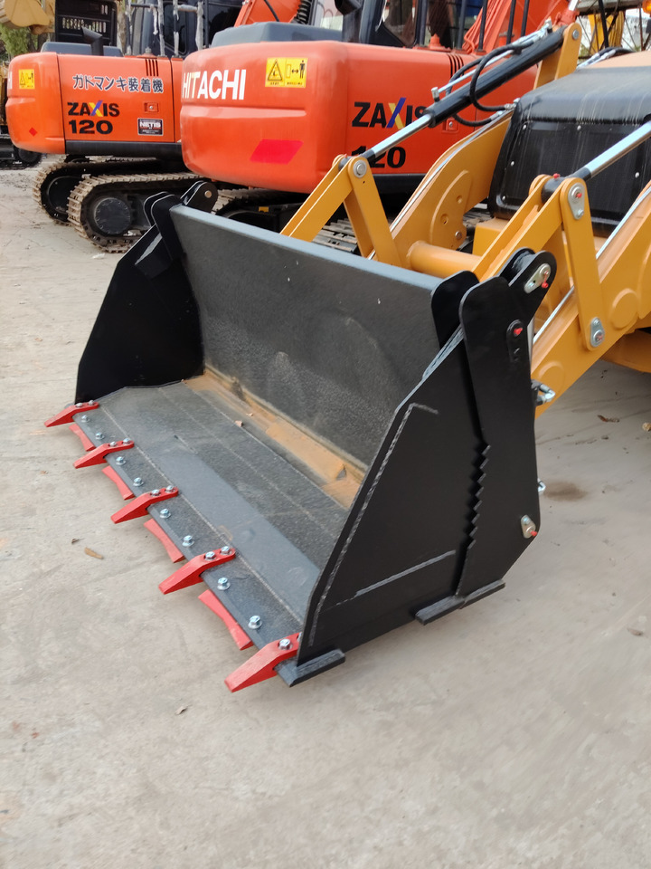 CAT 420F - Tractopelle: photos 3 CAT 420F - Tractopelle: photos 3