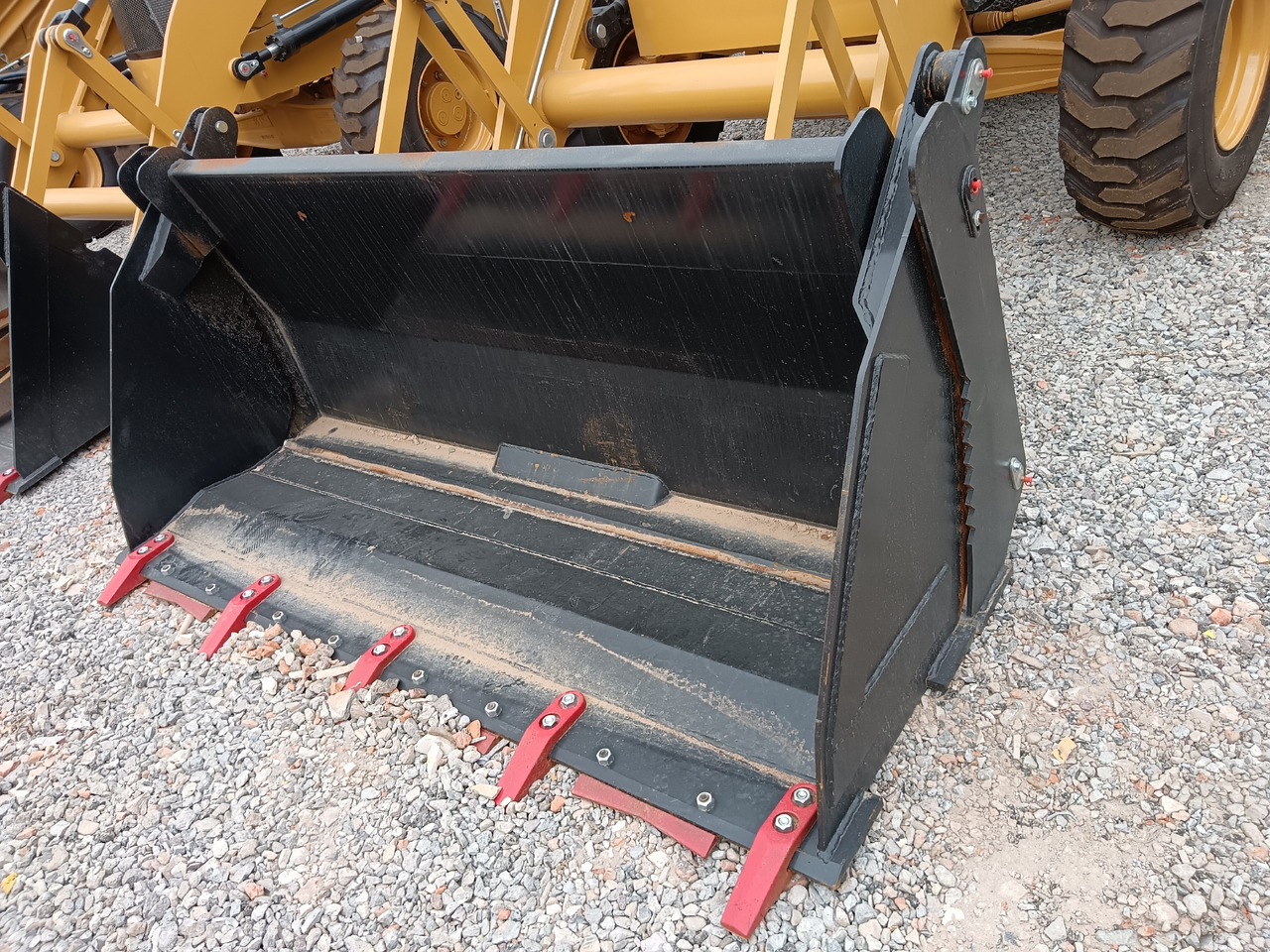 CAT 420F2 - Tractopelle: photos 2 CAT 420F2 - Tractopelle: photos 2