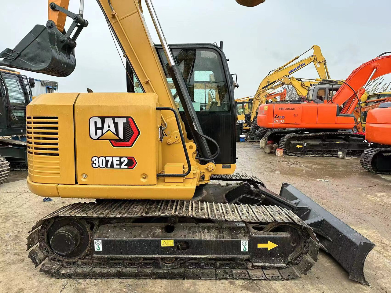 CATERPILLAR 307E2 - Mini pelle: photos 2 CATERPILLAR 307E2 - Mini pelle: photos 2