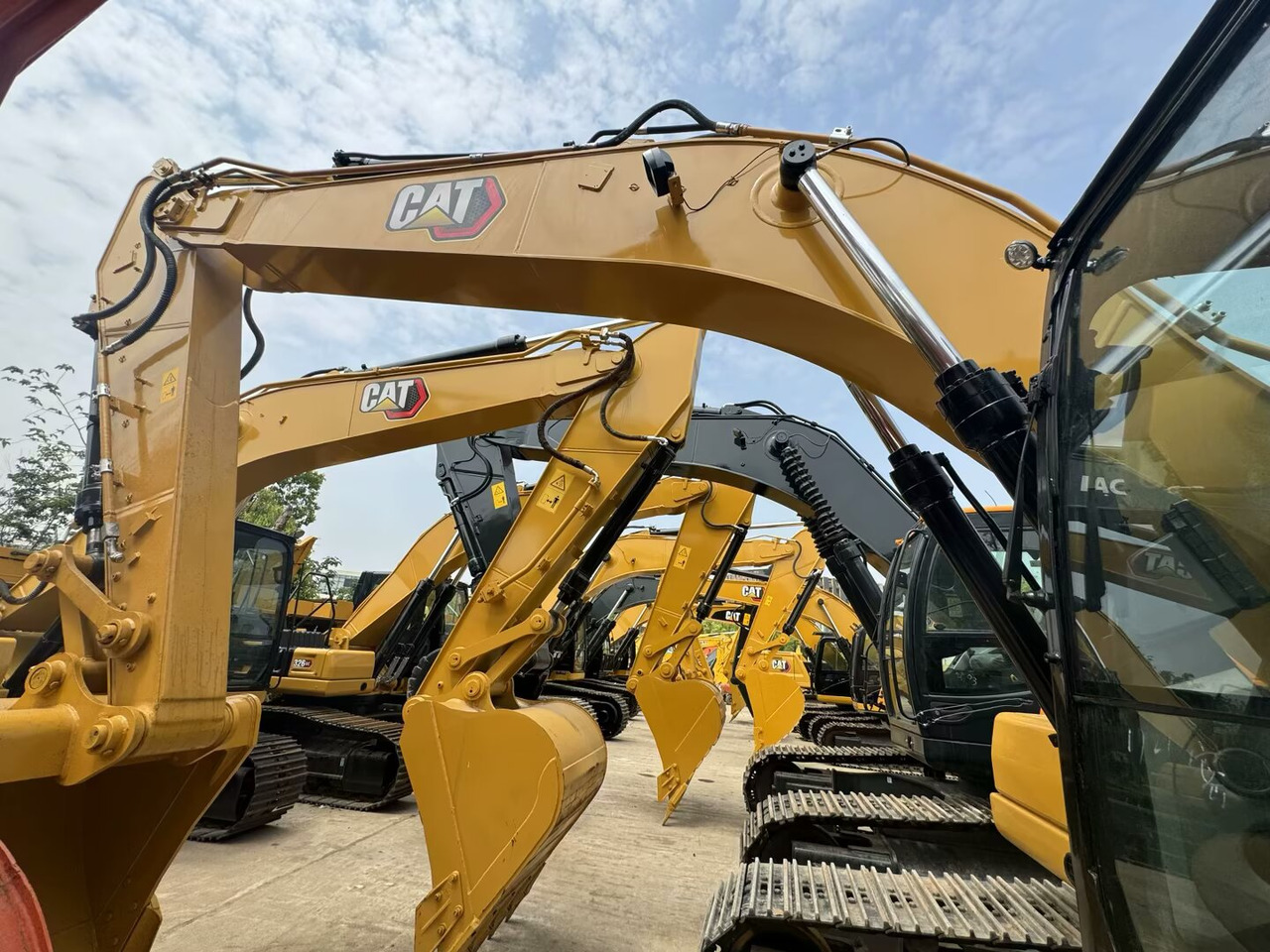 CATERPILLAR 323GC CAT 323 GC - Pelle sur chenille: photos 4 CATERPILLAR 323GC CAT 323 GC - Pelle sur chenille: photos 4