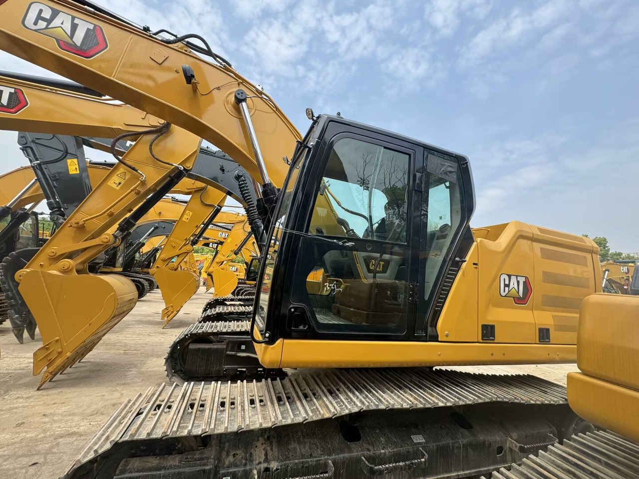CATERPILLAR 323GC CAT 323 GC - Pelle sur chenille: photos 1 CATERPILLAR 323GC CAT 323 GC - Pelle sur chenille: photos 1