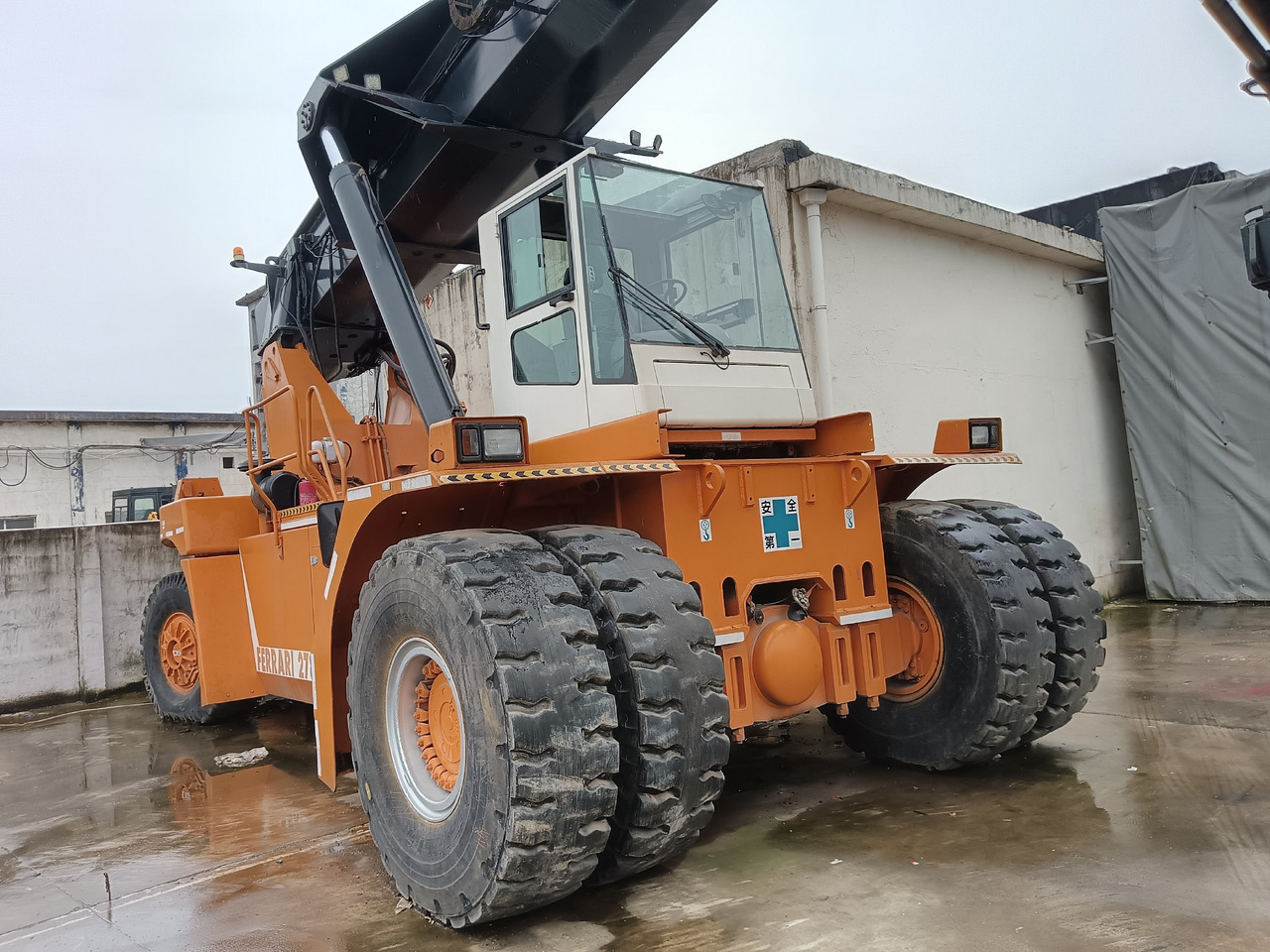 CVS FERRARRI 278 - Reach stacker: photos 2 CVS FERRARRI 278 - Reach stacker: photos 2