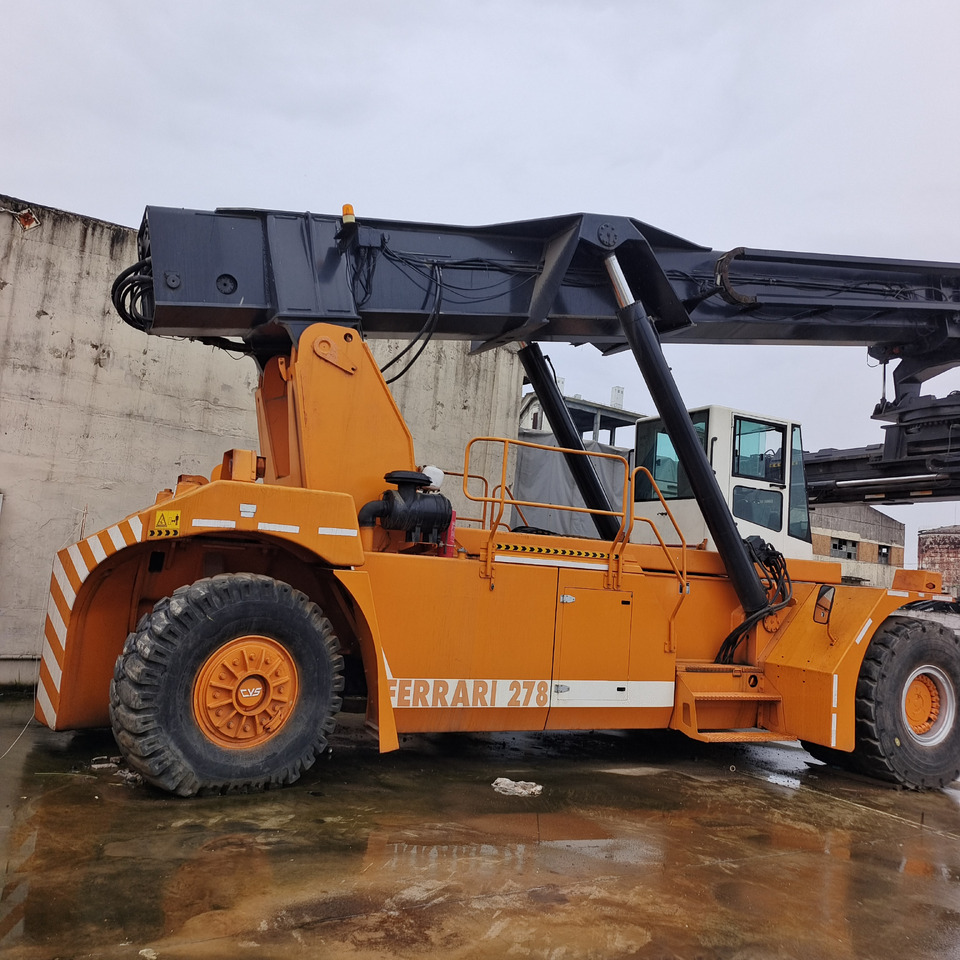 CVS FERRARRI F278 - Reach stacker: photos 4 CVS FERRARRI F278 - Reach stacker: photos 4