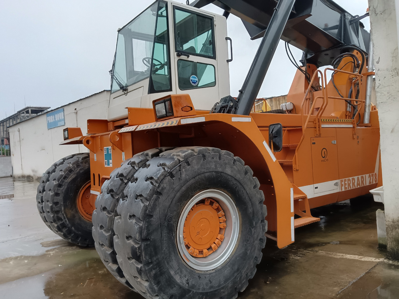 CVS FERRARRI F278 - Reach stacker: photos 2 CVS FERRARRI F278 - Reach stacker: photos 2