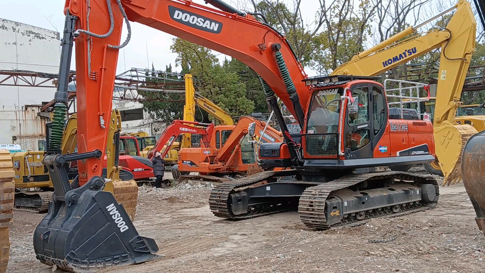 DOOSAN DX225 LC - Pelle sur chenille: photos 4 DOOSAN DX225 LC - Pelle sur chenille: photos 4