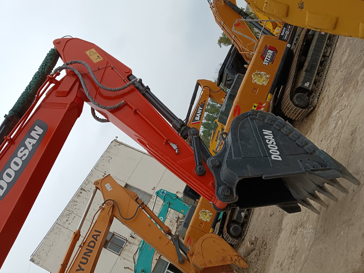 DOOSAN DX225 LC - Pelle sur chenille: photos 5 DOOSAN DX225 LC - Pelle sur chenille: photos 5