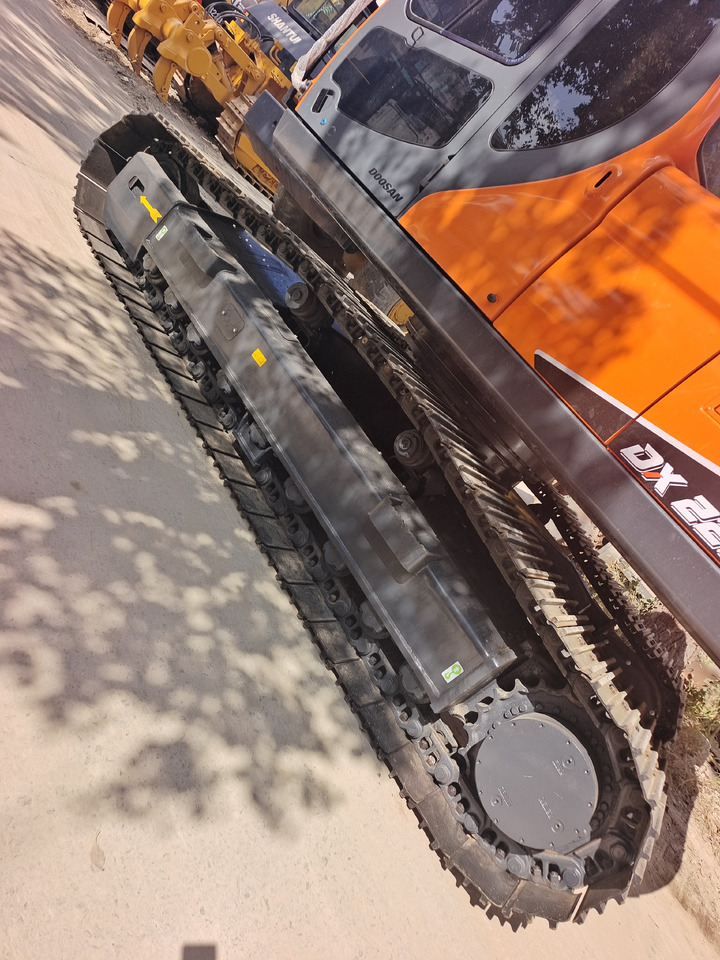 DOOSAN DX225 LCA DX 225 LC - 9C - Pelle sur chenille: photos 2 DOOSAN DX225 LCA DX 225 LC - 9C - Pelle sur chenille: photos 2
