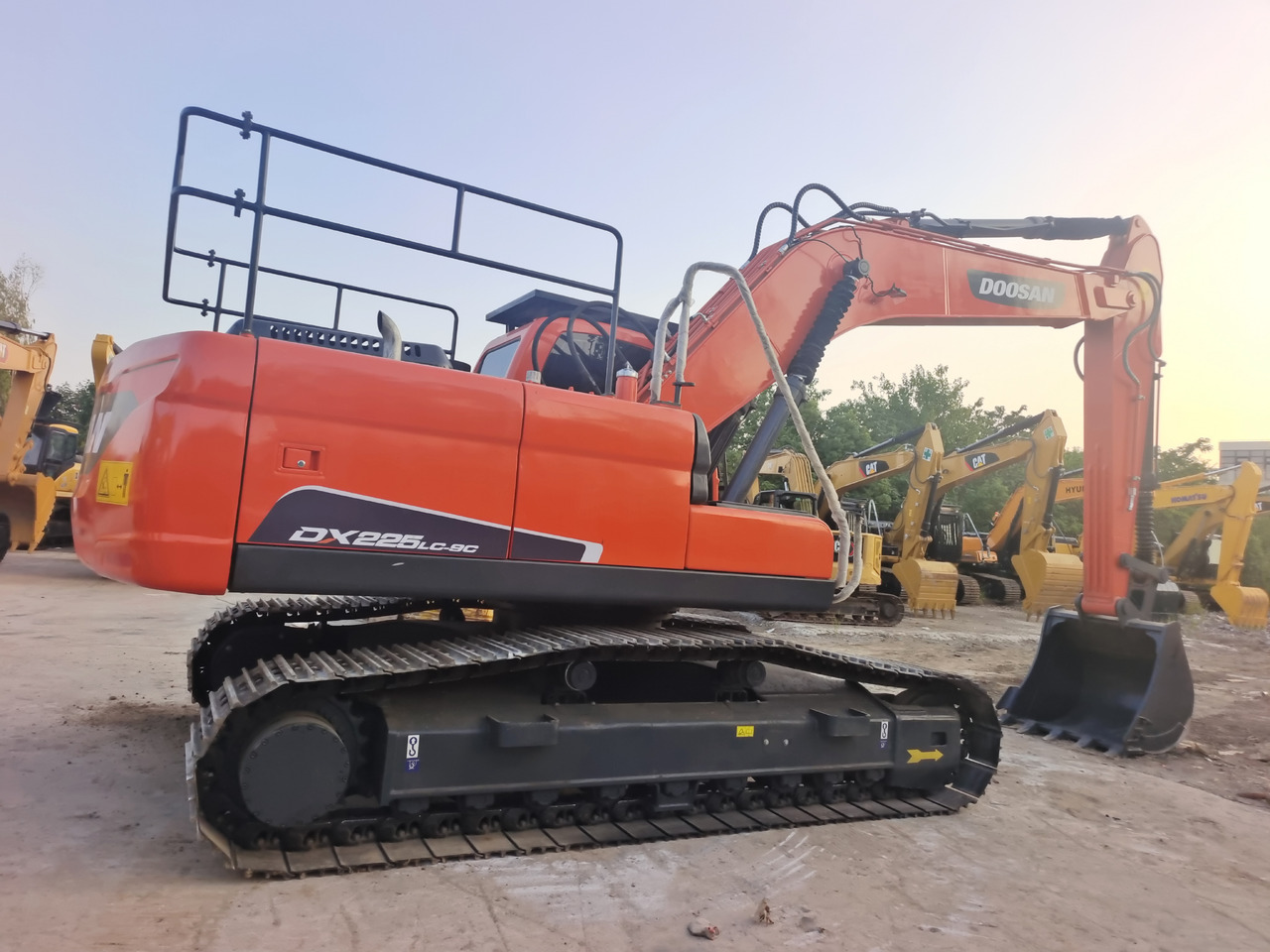 DOOSAN DX225LC-9C DX225LCA DX300 DX340 - Pelle sur chenille: photos 1 DOOSAN DX225LC-9C DX225LCA DX300 DX340 - Pelle sur chenille: photos 1
