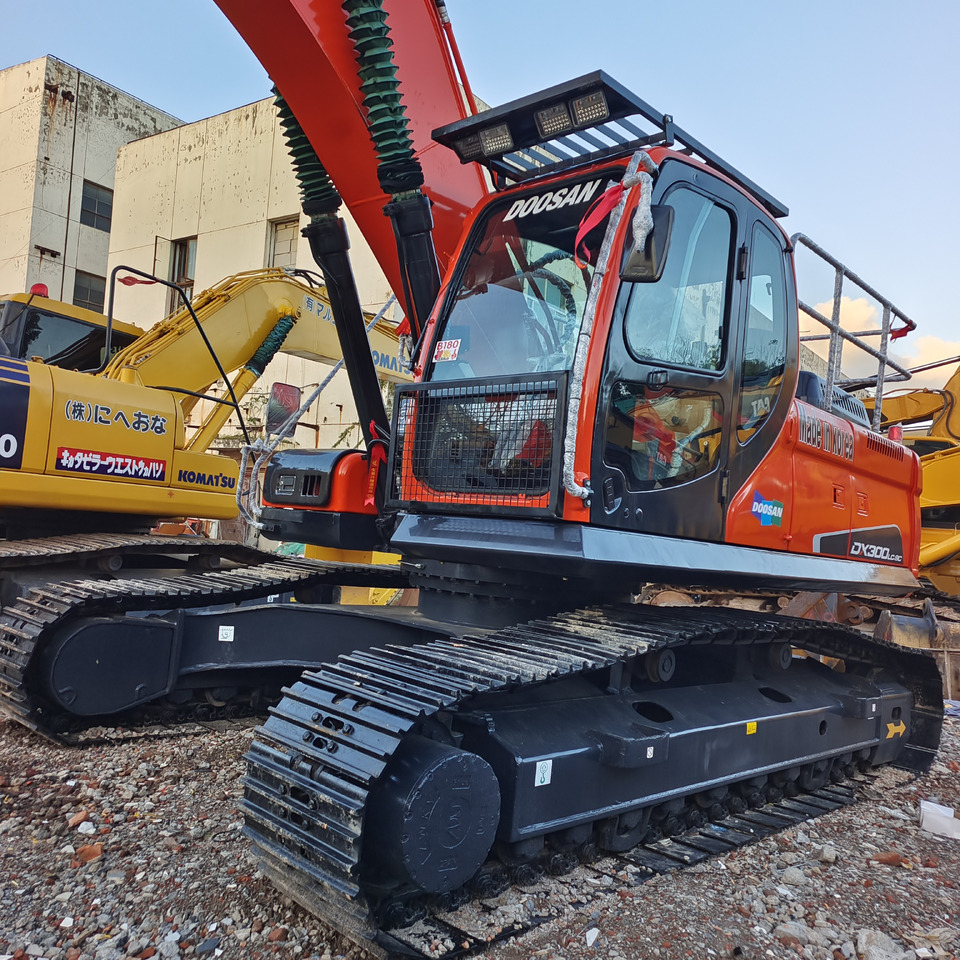 DOOSAN DX300LC-9C - Pelle sur chenille: photos 1 DOOSAN DX300LC-9C - Pelle sur chenille: photos 1