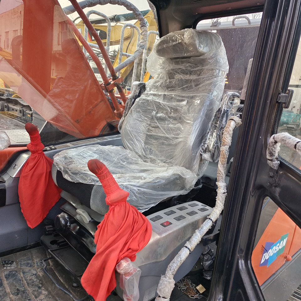 DOOSAN DX300LC-9C DX300LCA DX225 DX340 - Pelle sur chenille: photos 4 DOOSAN DX300LC-9C DX300LCA DX225 DX340 - Pelle sur chenille: photos 4