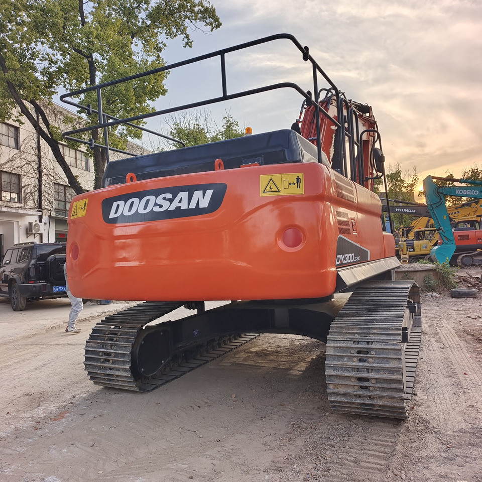 DOOSAN DX300LC-9C DX300LCA DX340 DX225 - Pelle sur chenille: photos 5 DOOSAN DX300LC-9C DX300LCA DX340 DX225 - Pelle sur chenille: photos 5